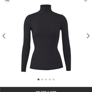 SKIMS Fits Everybody Turtleneck Top, Onyx, small